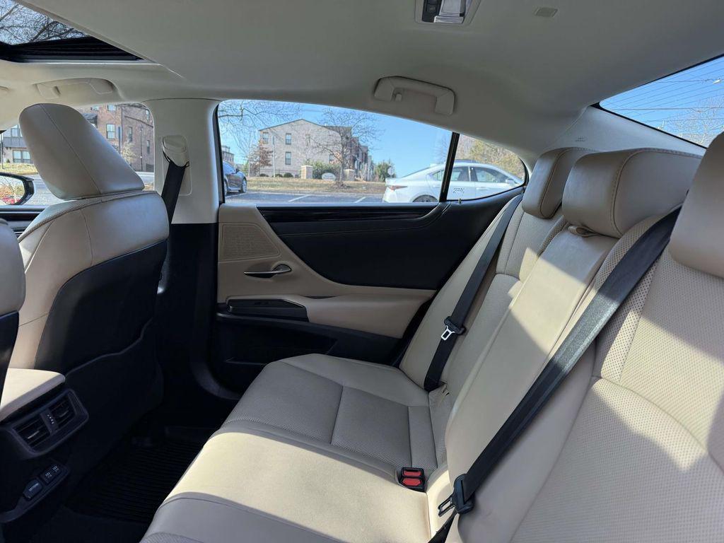 used 2020 Lexus ES 300h car, priced at $34,900