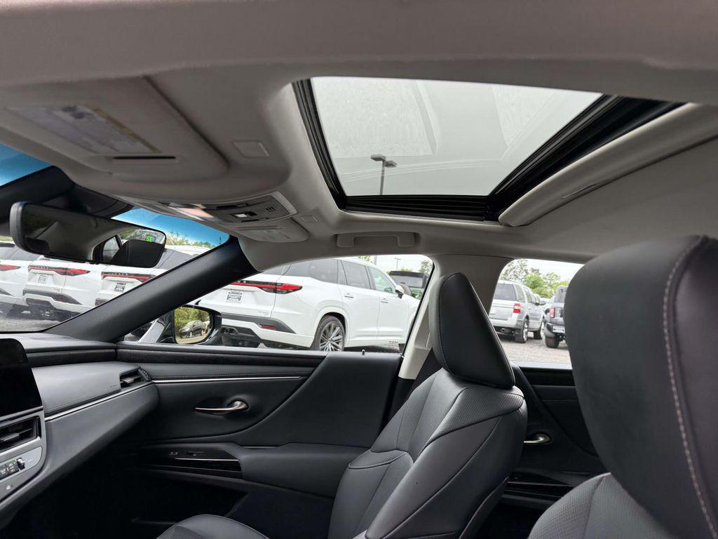 used 2024 Lexus ES 350 car, priced at $50,889