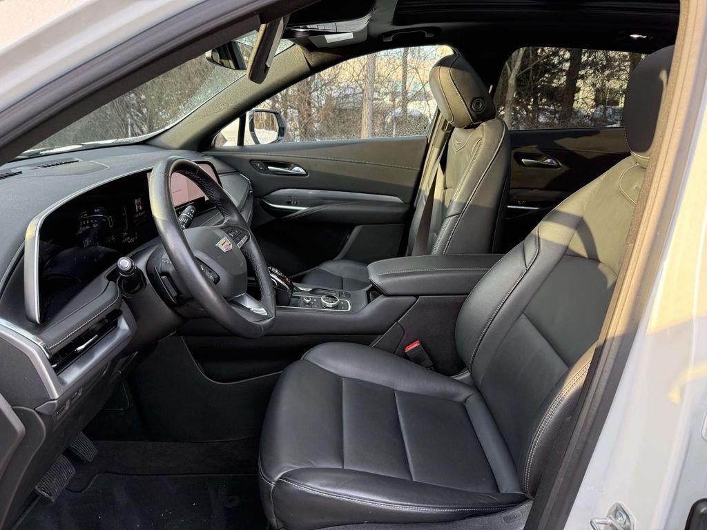 used 2024 Cadillac XT4 car, priced at $34,577