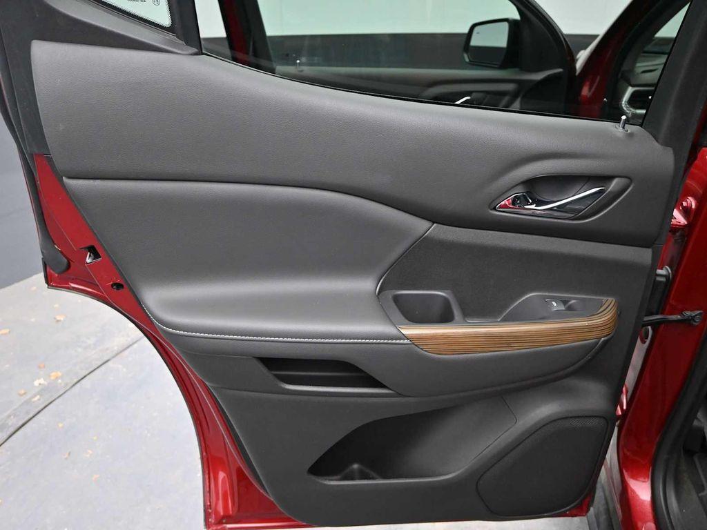 used 2023 GMC Acadia car, priced at $29,021