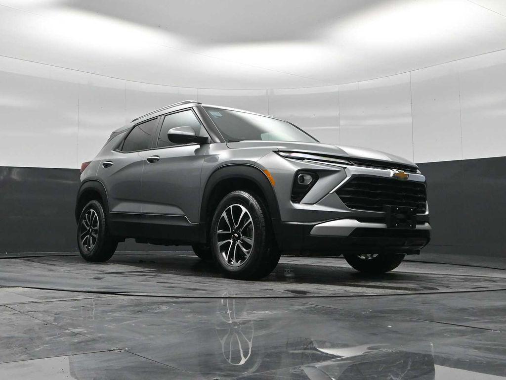 used 2025 Chevrolet TrailBlazer car, priced at $25,688