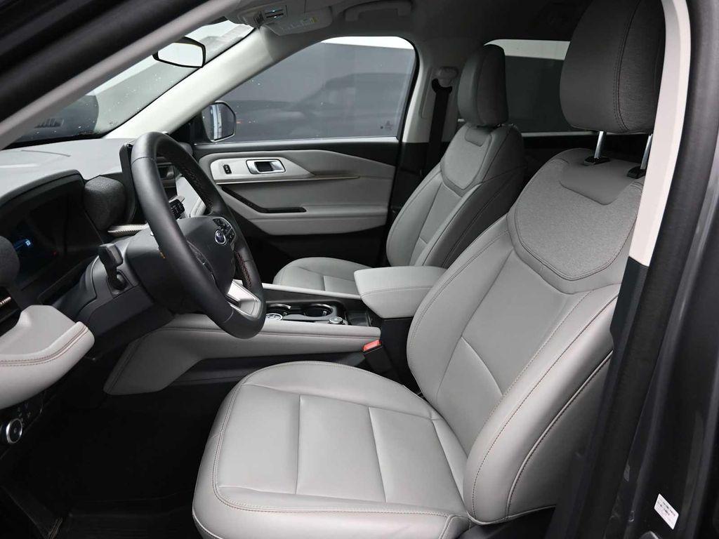 used 2025 Ford Explorer car, priced at $39,400
