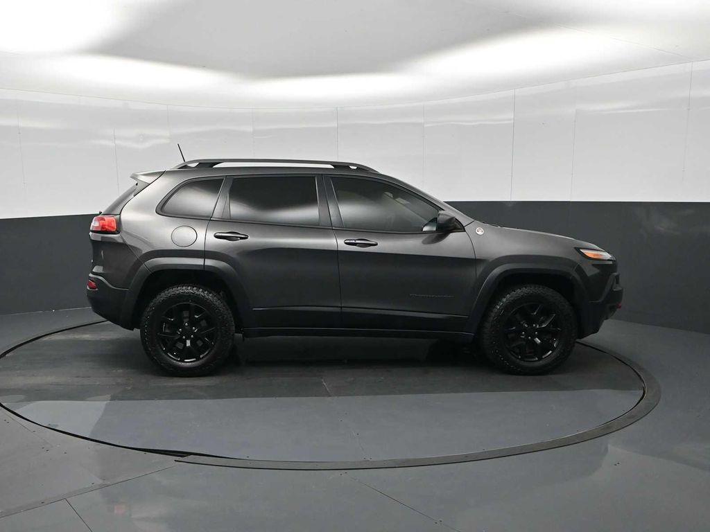 used 2018 Jeep Cherokee car