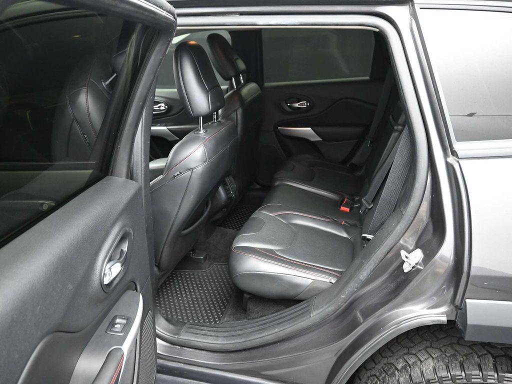 used 2018 Jeep Cherokee car