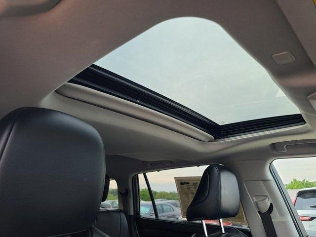 used 2023 Toyota Highlander car, priced at $33,799