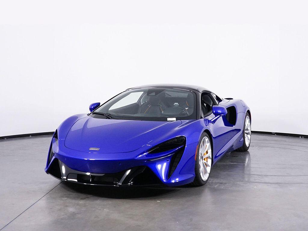 new 2025 McLaren Artura car, priced at $315,508