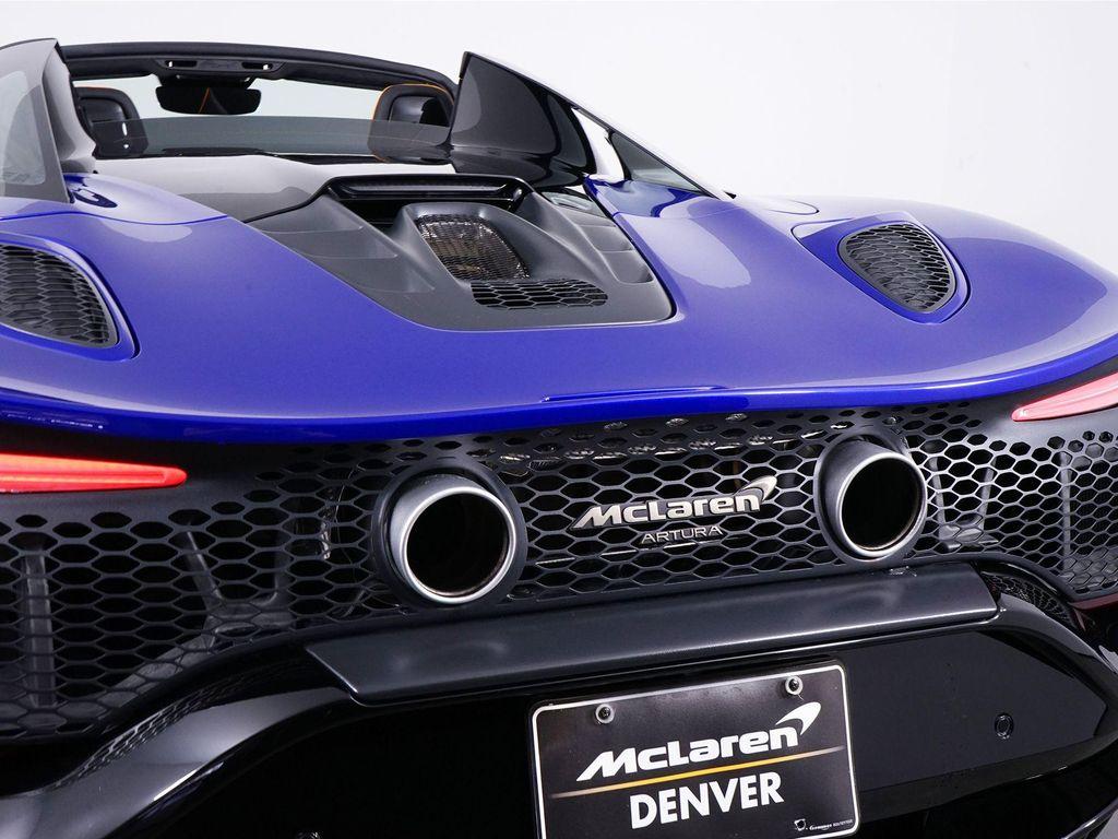 new 2025 McLaren Artura car, priced at $315,508