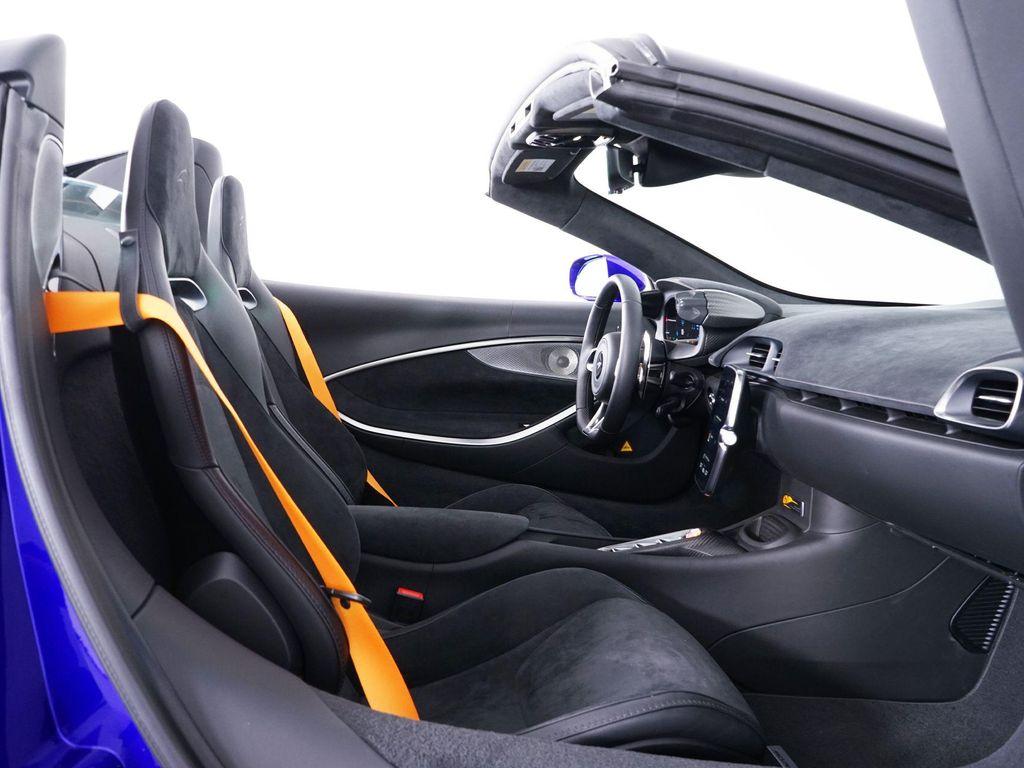 new 2025 McLaren Artura car, priced at $335,668