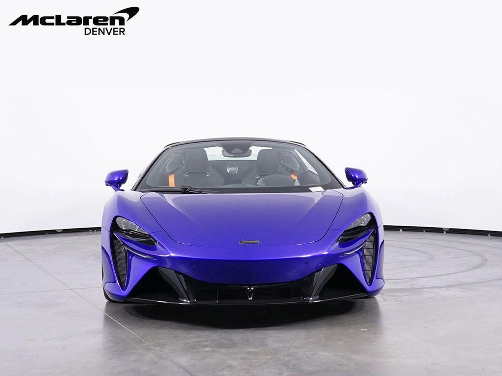 new 2025 McLaren Artura car, priced at $335,668