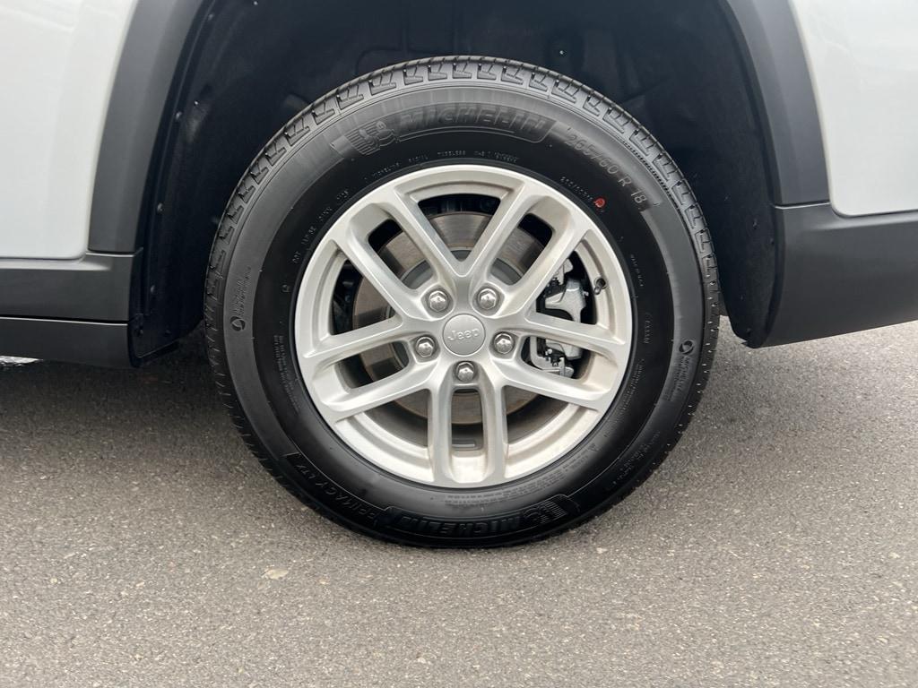 used 2025 Jeep Grand Cherokee L car, priced at $39,999