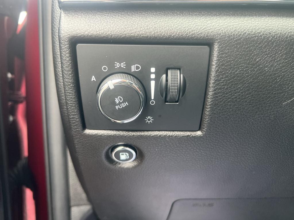 used 2021 Jeep Grand Cherokee car, priced at $27,999