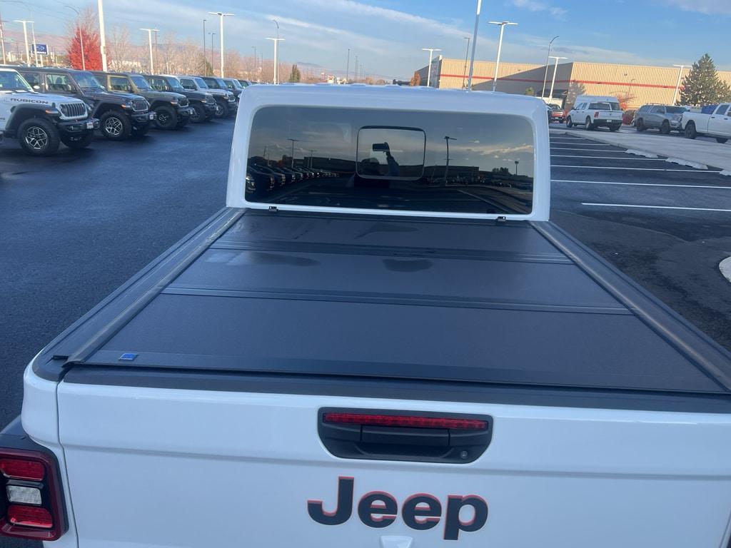 new 2025 Jeep Gladiator car, priced at $54,998