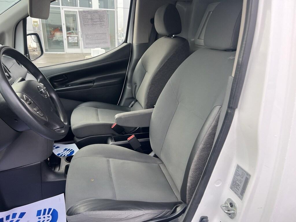 used 2019 Nissan NV200 car