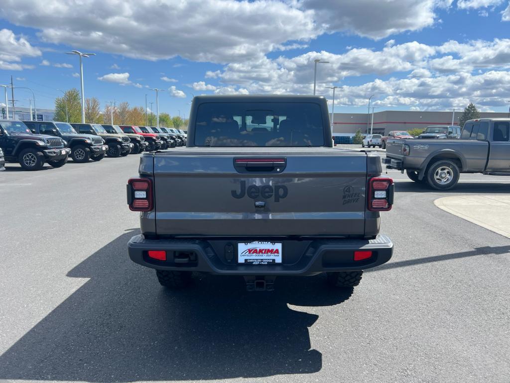 new 2025 Jeep Gladiator car, priced at $44,610