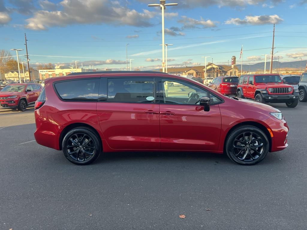 new 2026 Chrysler Pacifica car, priced at $53,976