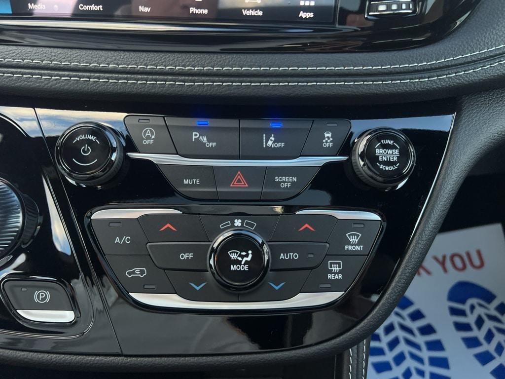 new 2026 Chrysler Pacifica car, priced at $53,976