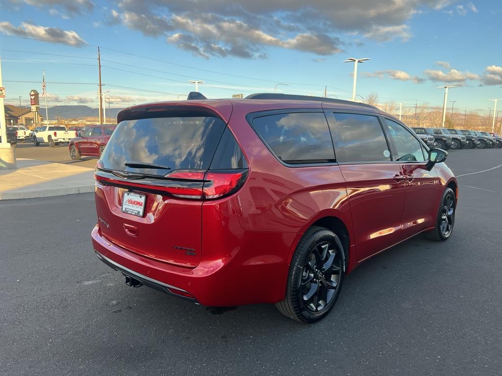 new 2026 Chrysler Pacifica car, priced at $53,976
