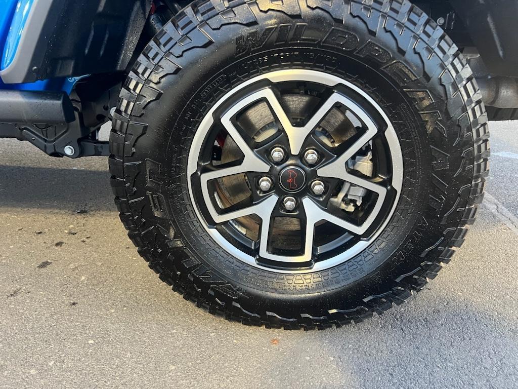 new 2024 Jeep Gladiator car, priced at $66,373