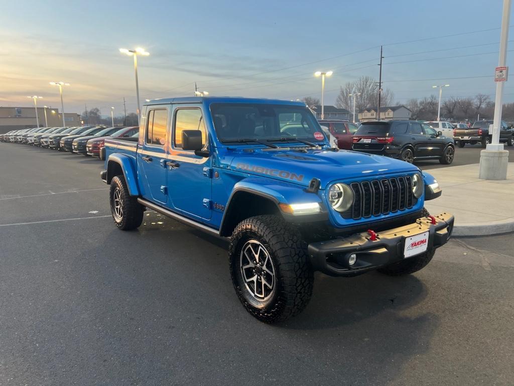 new 2024 Jeep Gladiator car, priced at $66,373