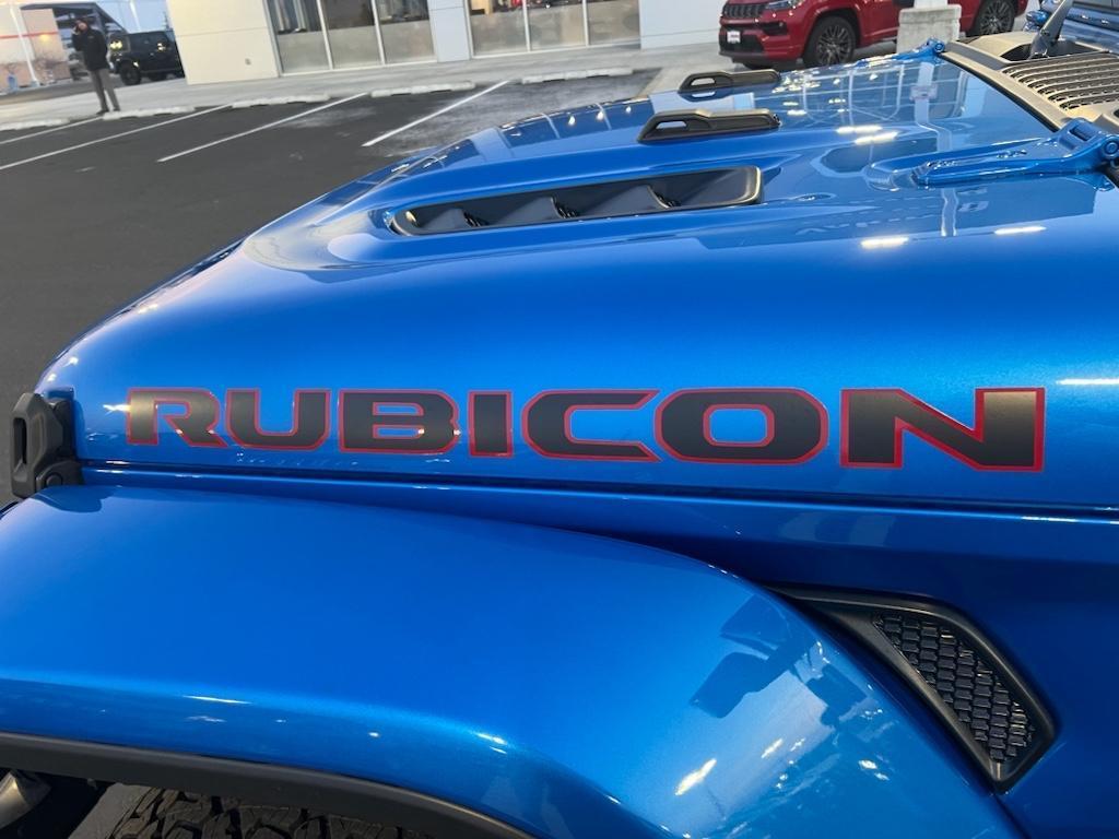 new 2024 Jeep Gladiator car, priced at $66,373