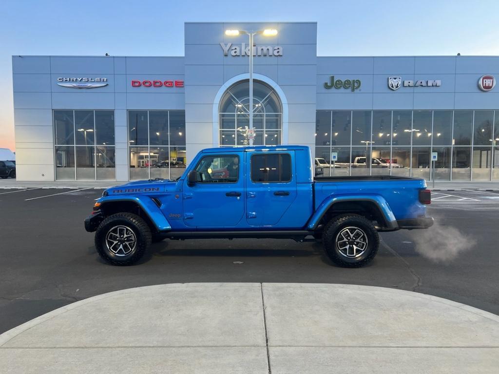 new 2024 Jeep Gladiator car, priced at $66,373