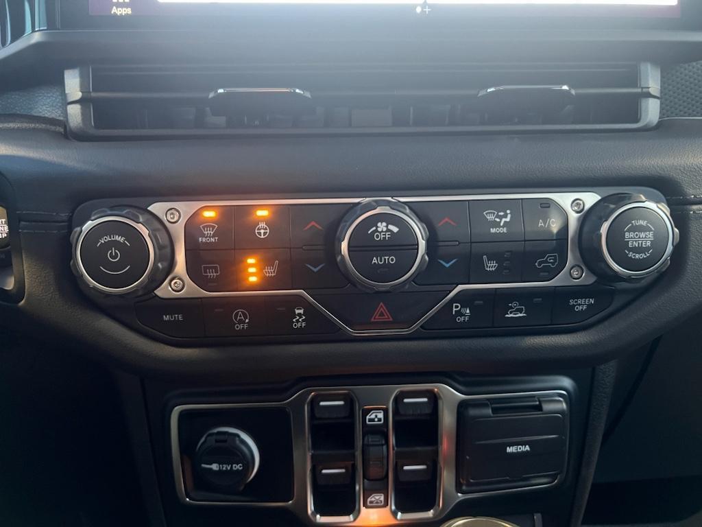 new 2024 Jeep Gladiator car, priced at $66,373