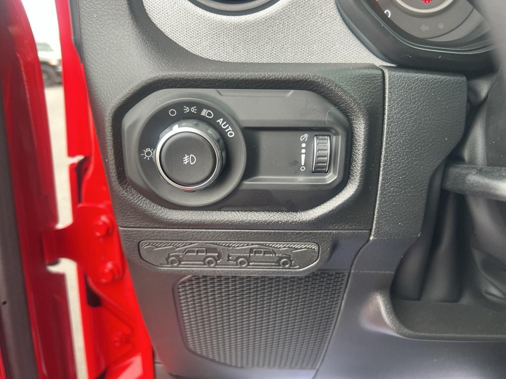 new 2025 Jeep Wrangler car, priced at $41,734