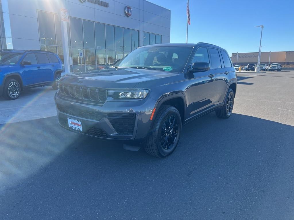 new 2026 Jeep Grand Cherokee car, priced at $43,945