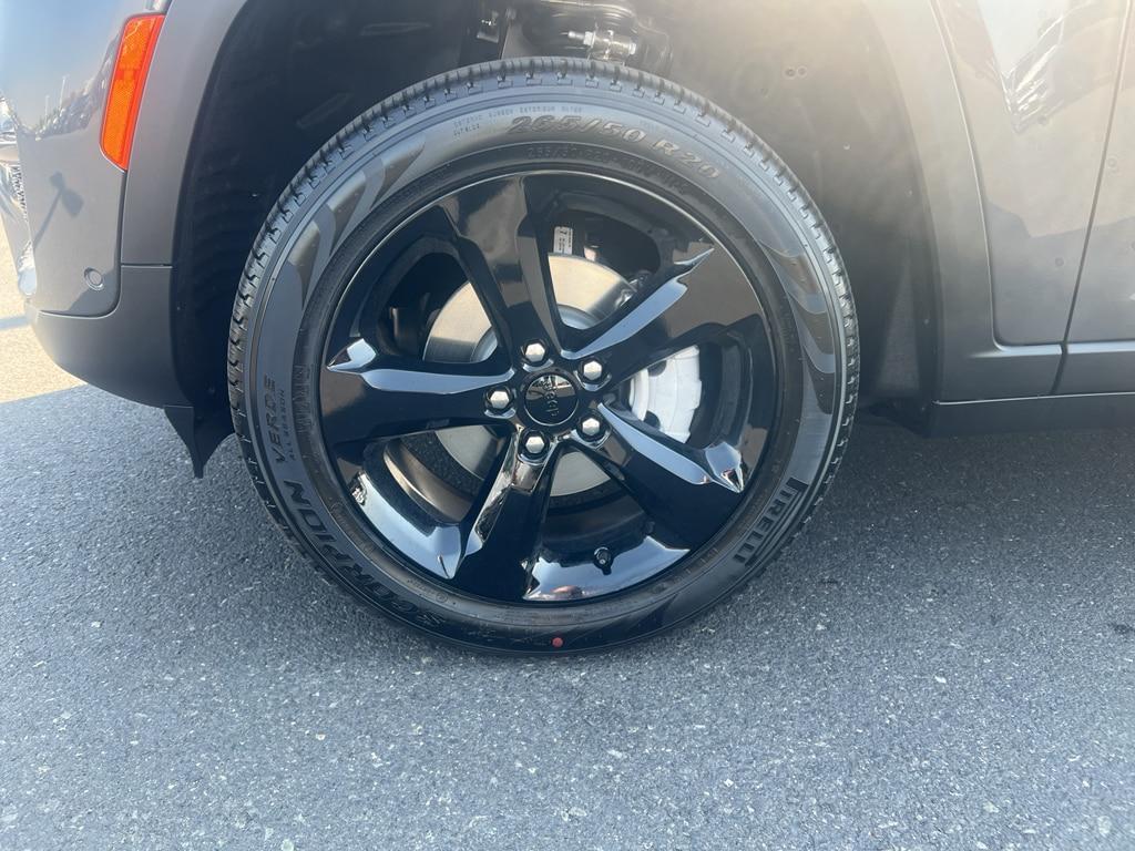new 2025 Jeep Grand Cherokee car, priced at $47,405