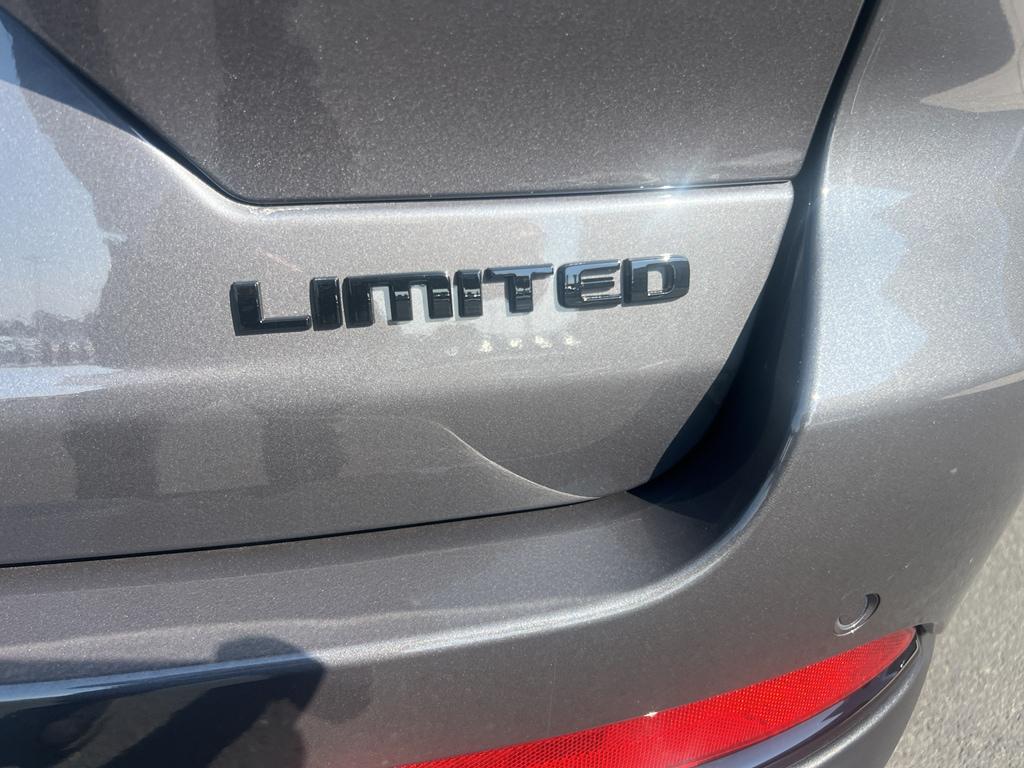 new 2025 Jeep Grand Cherokee car, priced at $47,405