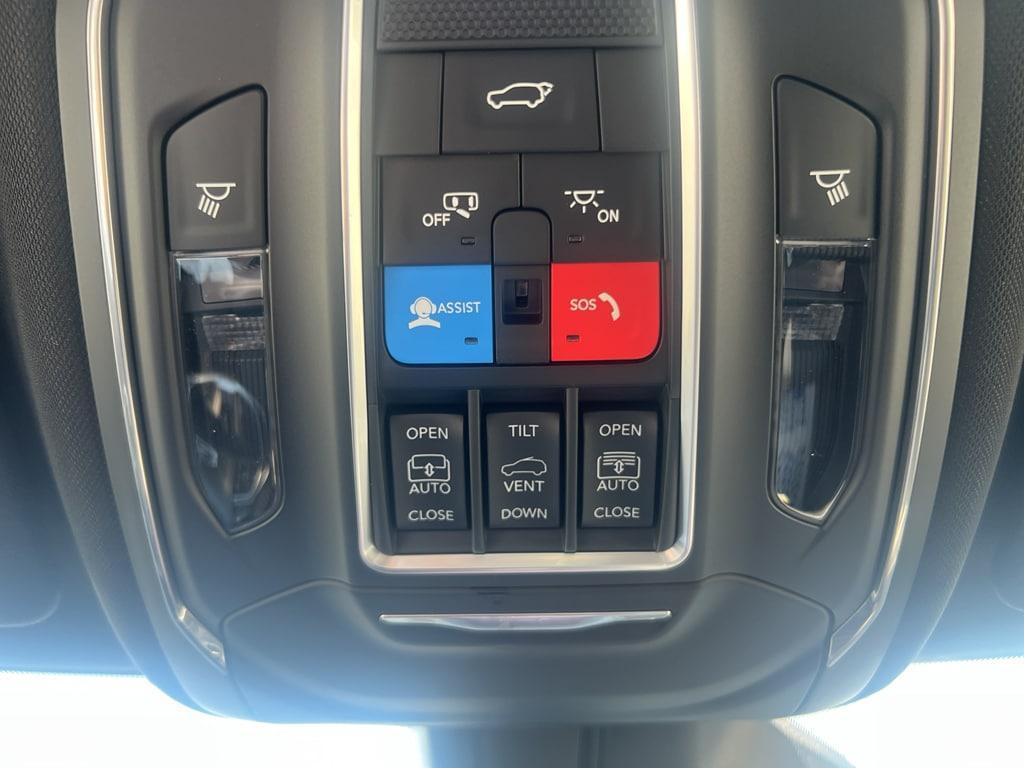 new 2025 Jeep Grand Cherokee car, priced at $47,405