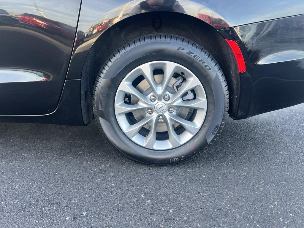 new 2026 Chrysler Pacifica car, priced at $46,380