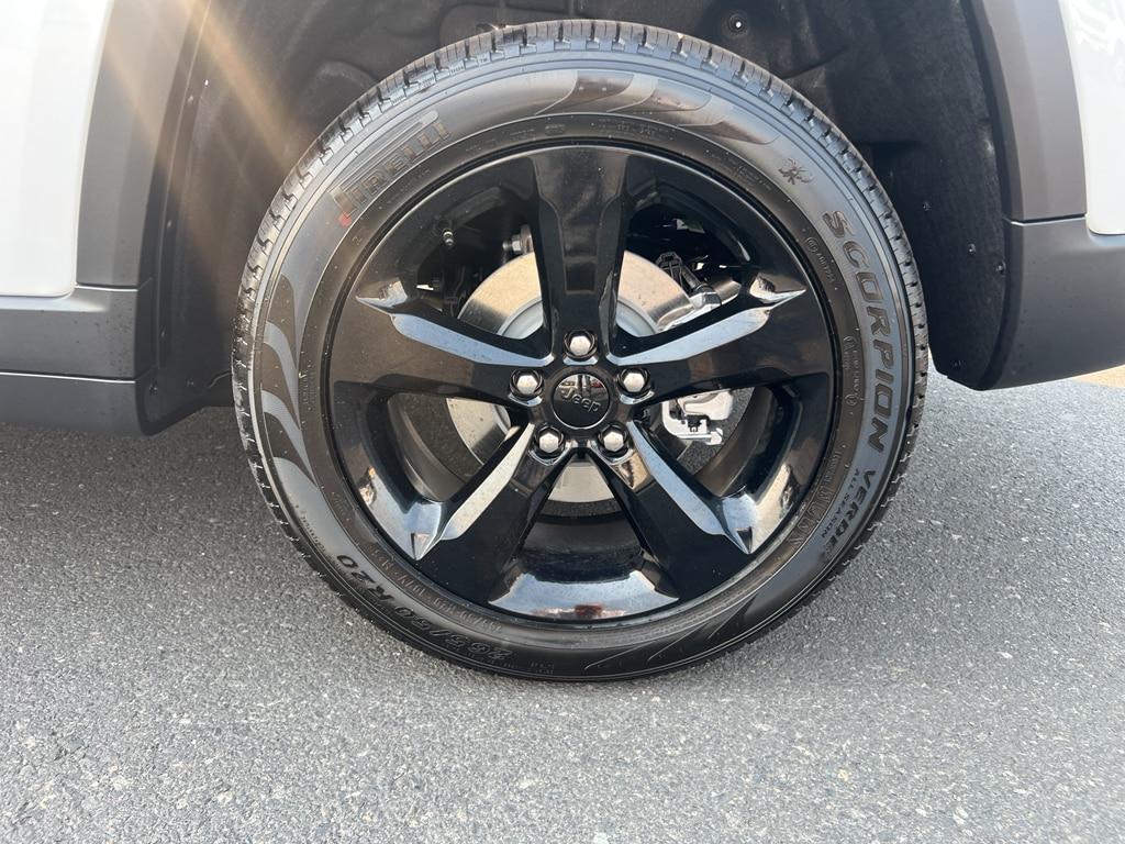 new 2025 Jeep Grand Cherokee car, priced at $52,241