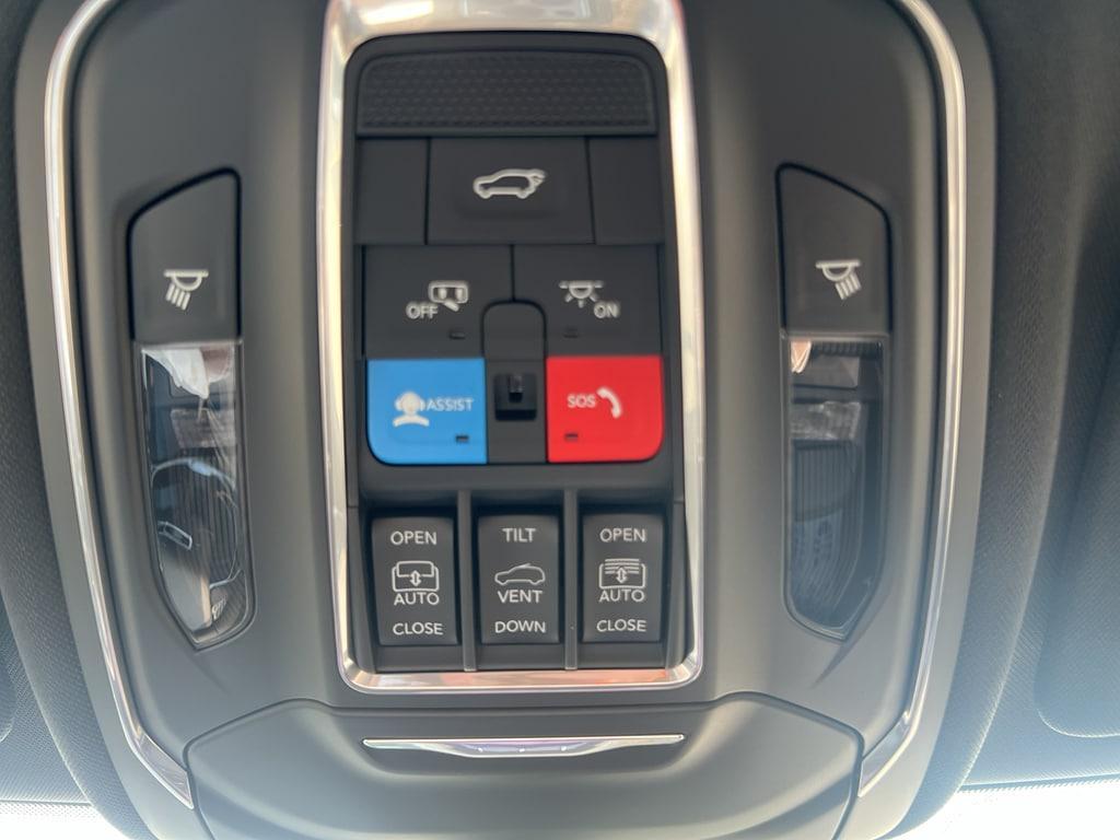 new 2025 Jeep Grand Cherokee car, priced at $52,241