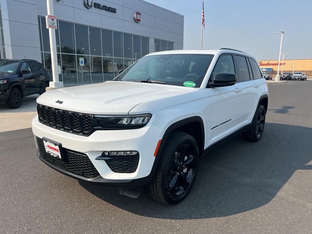 new 2025 Jeep Grand Cherokee car, priced at $52,241