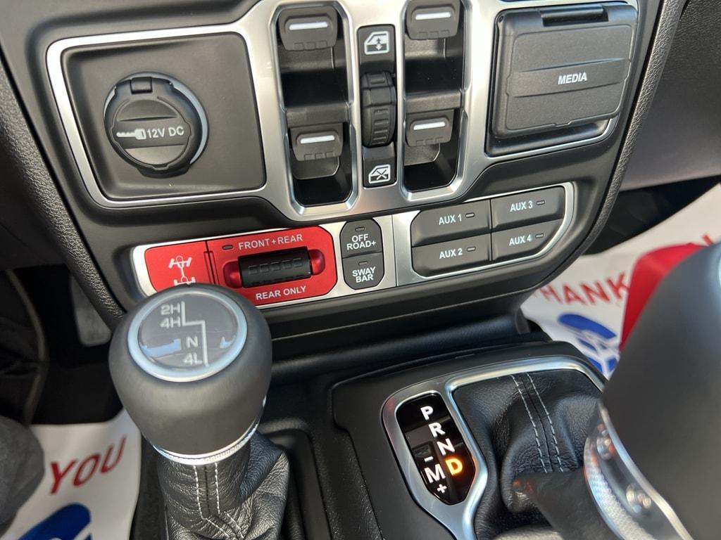 new 2025 Jeep Gladiator car, priced at $52,401