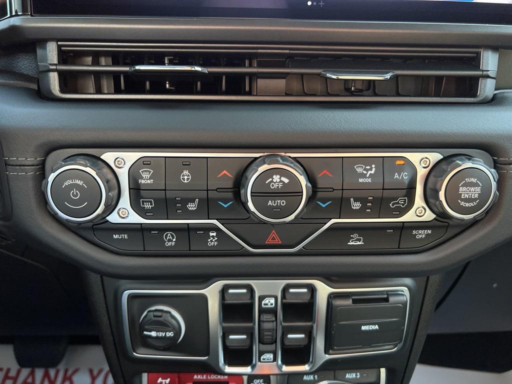 new 2025 Jeep Gladiator car, priced at $51,059