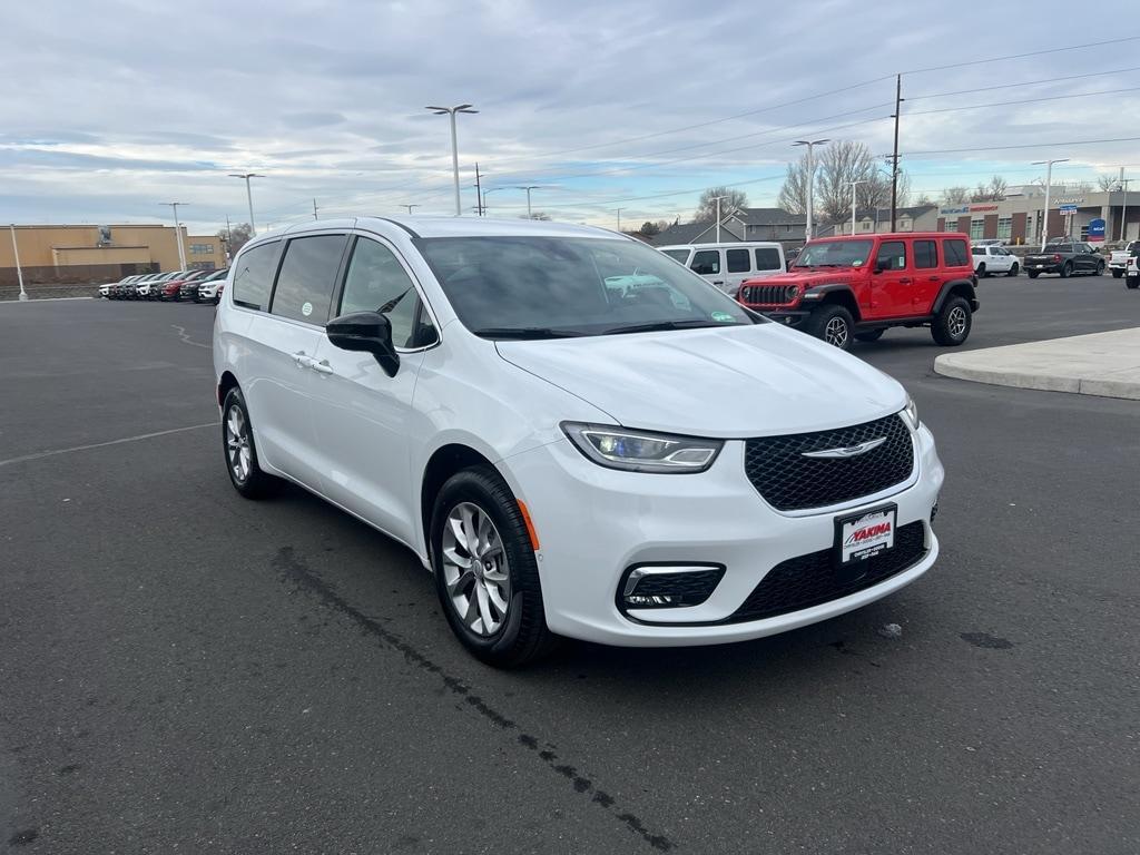 new 2026 Chrysler Pacifica car, priced at $46,591