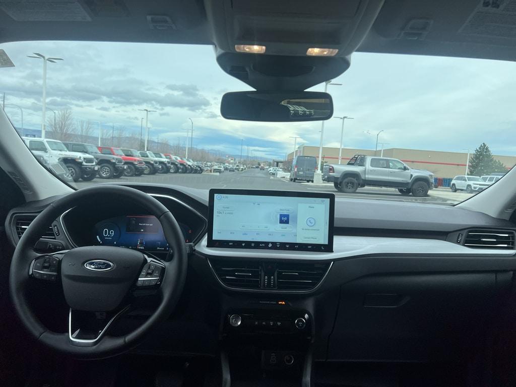 used 2025 Ford Escape car, priced at $30,999