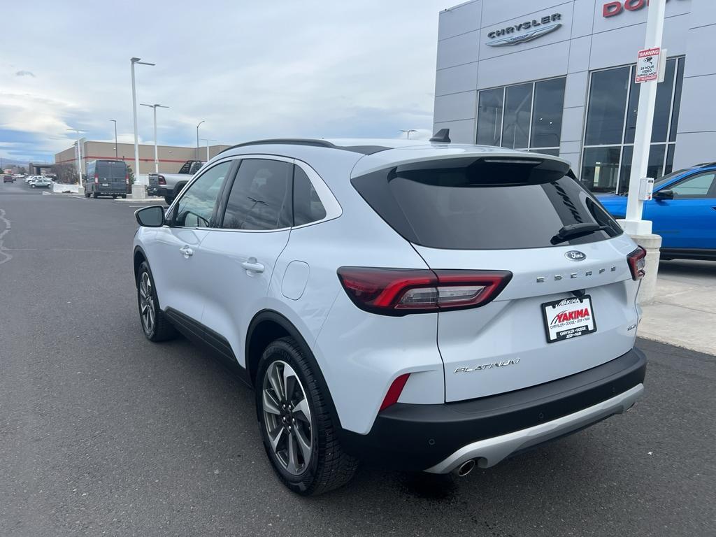 used 2025 Ford Escape car, priced at $30,999