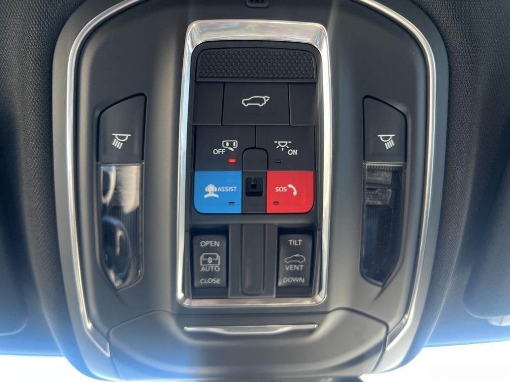 new 2026 Jeep Grand Cherokee car, priced at $45,177
