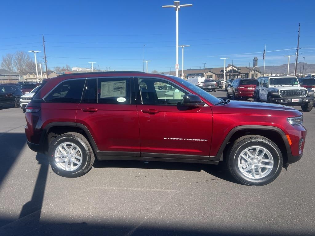 new 2026 Jeep Grand Cherokee car, priced at $45,177