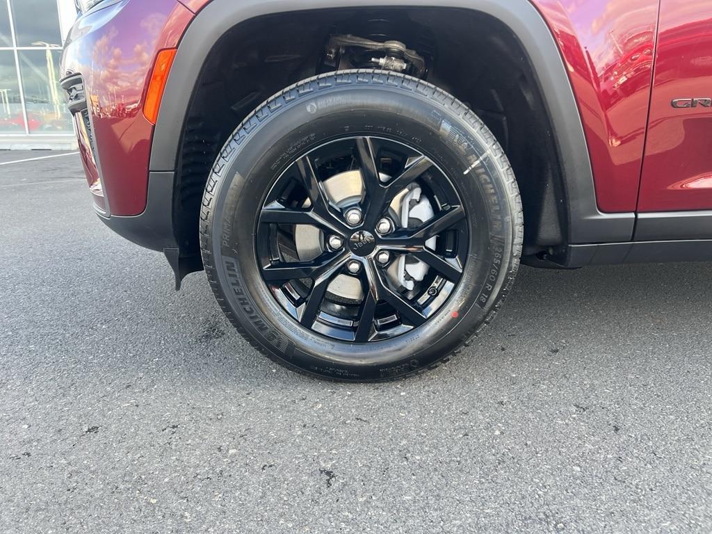 new 2026 Jeep Grand Cherokee car, priced at $47,150