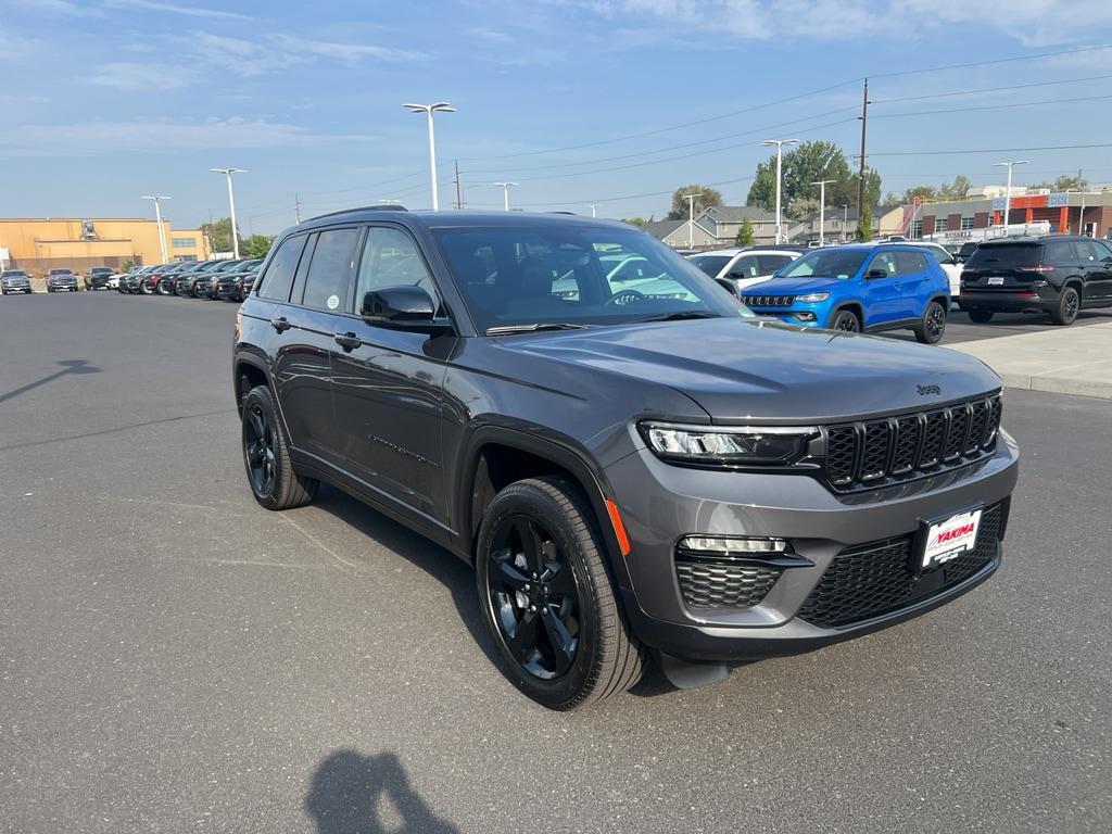 new 2025 Jeep Grand Cherokee car, priced at $47,881