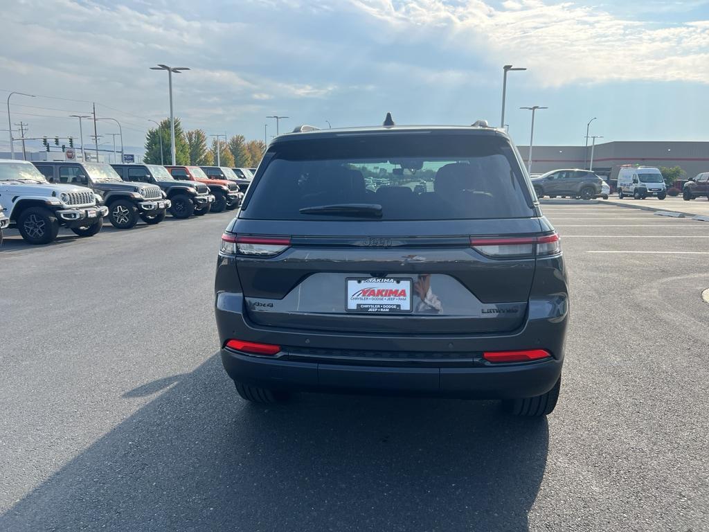 new 2025 Jeep Grand Cherokee car, priced at $47,881