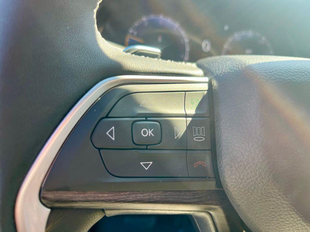 used 2025 Jeep Grand Cherokee car, priced at $41,444