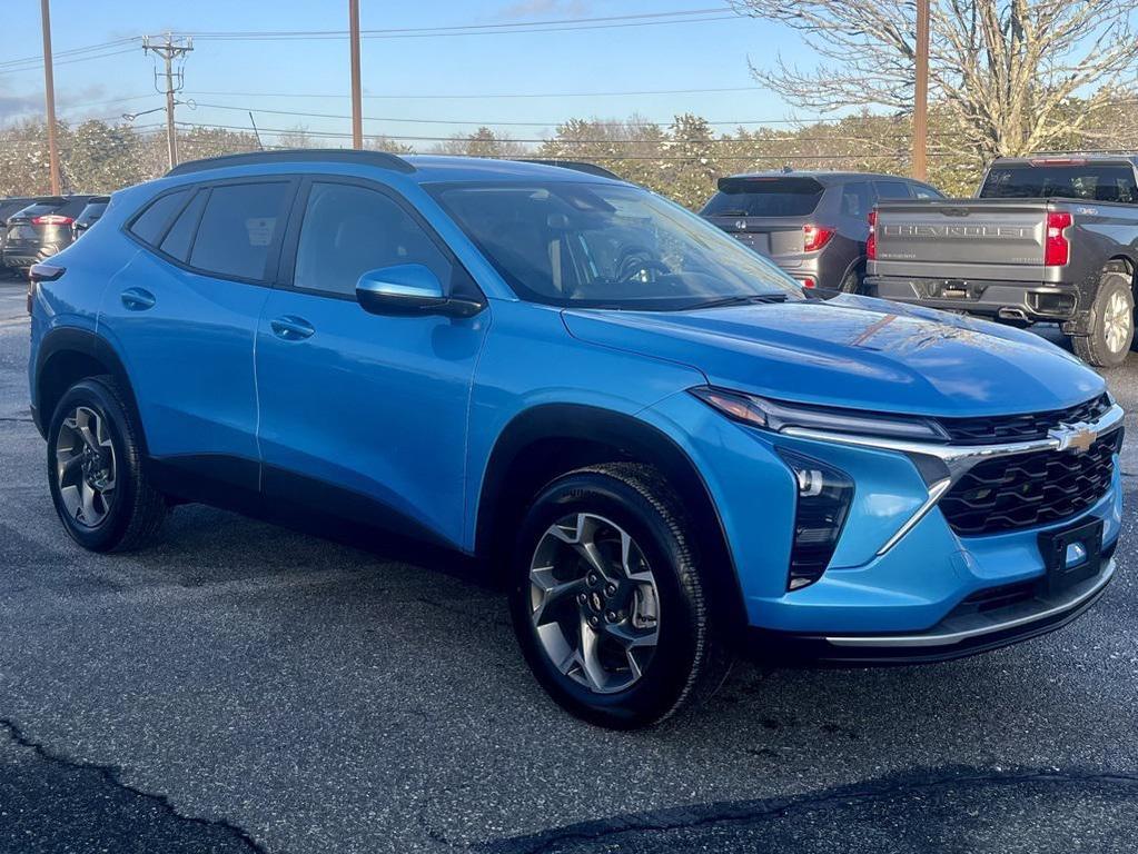 new 2025 Chevrolet Trax car, priced at $24,630