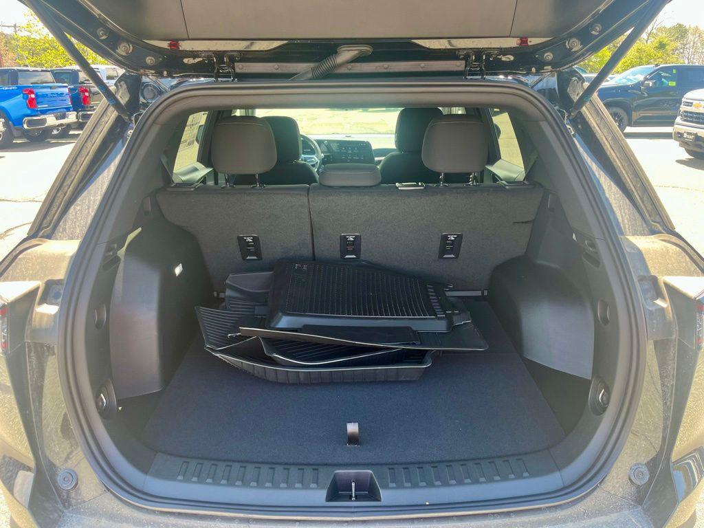 new 2026 Chevrolet Equinox car, priced at $33,005