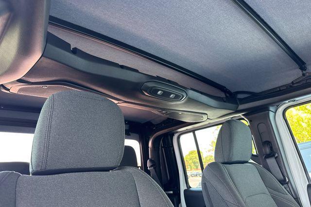 new 2025 Jeep Gladiator car, priced at $39,745