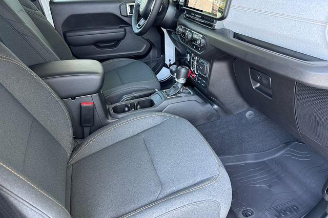 new 2025 Jeep Gladiator car, priced at $39,745